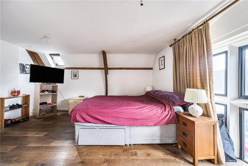 Main Bedroom