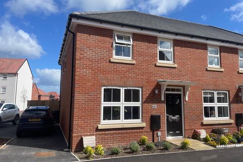 3 bedroom semi-detached house to rent, Manor Road, Merlin Gate, Newent