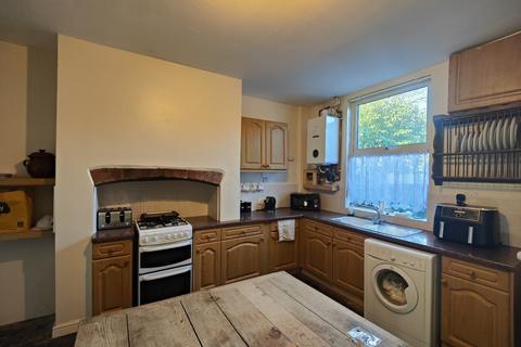 2 bedroom terraced house to rent, Greenside, Havercroft, Wakefield, West Yorkshire, WF4