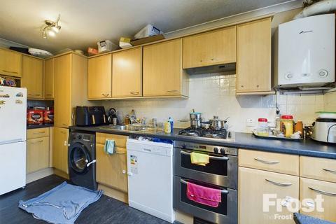 2 bedroom maisonette for sale, Foxwood Close, Feltham, TW13