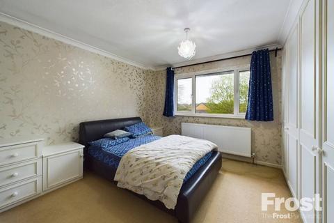 2 bedroom maisonette for sale, Foxwood Close, Feltham, TW13