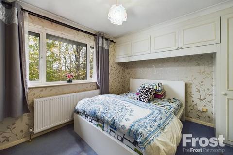 24 Foxwood Close, Feltham, TW13 7DL