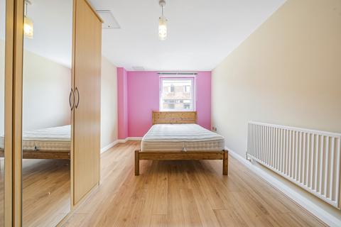2 bedroom apartment for sale, High Street, Uxbridge, Middlesex