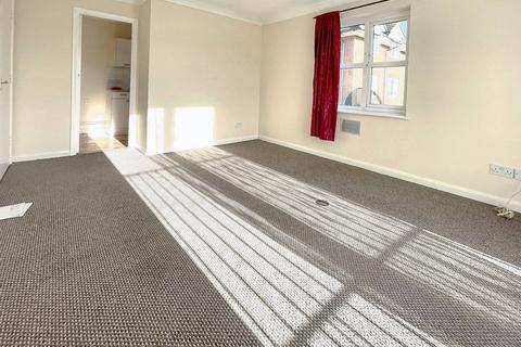 2 bedroom flat to rent, Lavender Place, Ilford IG1