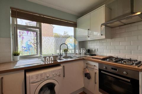 2 bedroom flat for sale, Glebe Way, Feltham TW13