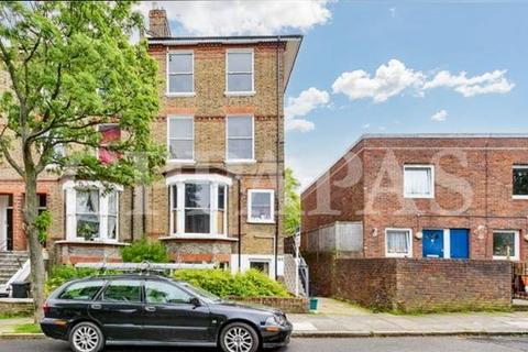 2 bedroom end of terrace house to rent - Corinne Road, London N19