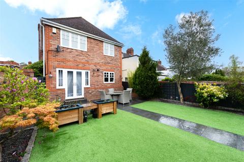 4 bedroom detached house for sale, Stephen Road, Bexleyheath, Kent, DA7