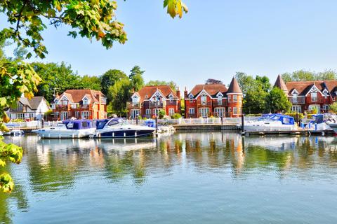 2 bedroom semi-detached house for sale, Wharf Lane, Bourne End