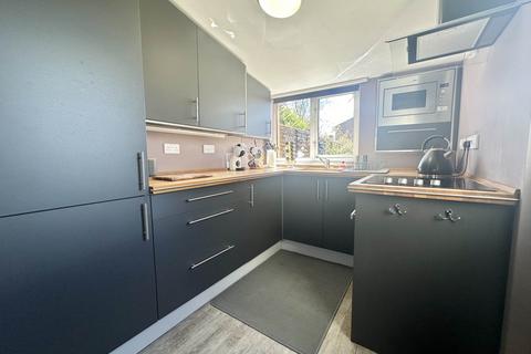 30 Fourth Avenue, Luton, LU3 3BS