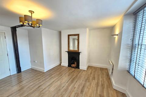 2 bedroom ground floor flat to rent, West Street, Banwell