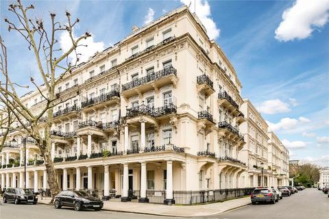 1 bedroom flat for sale, Queens Gate, South Kensington, London