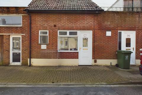 1 bedroom mews to rent, Heyshott Road, Southsea PO4
