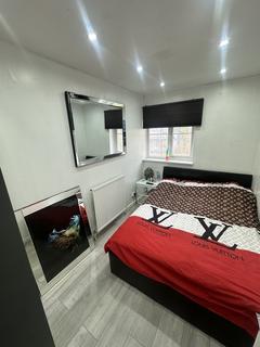 2 bedroom flat to rent, Brompton Park Crescent, London, SW6