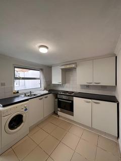 1 bedroom flat to rent, Southend Road, Rear Flat Woodford Green IG8 8QH