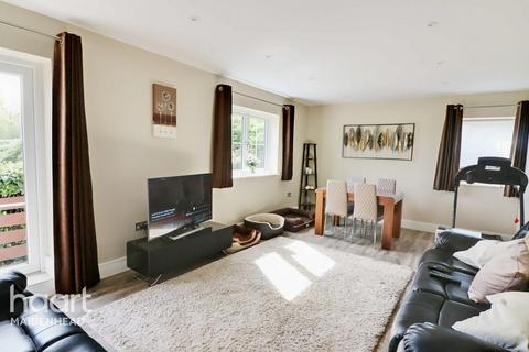 3 bedroom detached bungalow for sale, Ye Meads, MAIDENHEAD