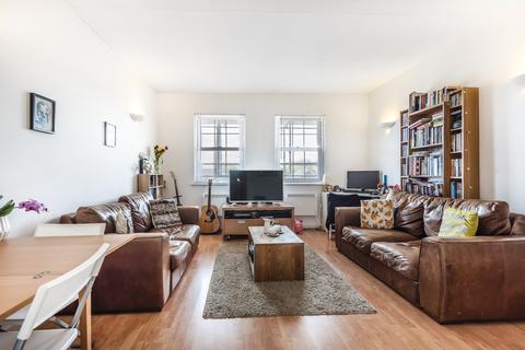 2 bedroom apartment to rent, Sovereign Crescent Surrey Quays SE16