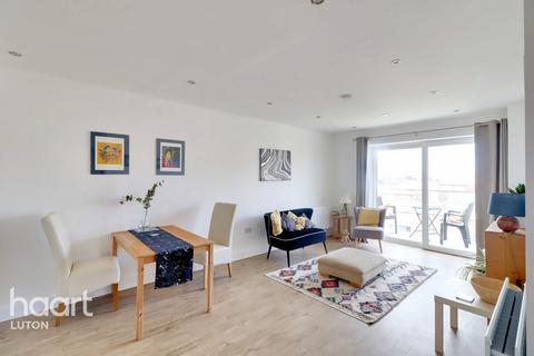 2 bedroom apartment for sale, Ellesmere Court, Luton