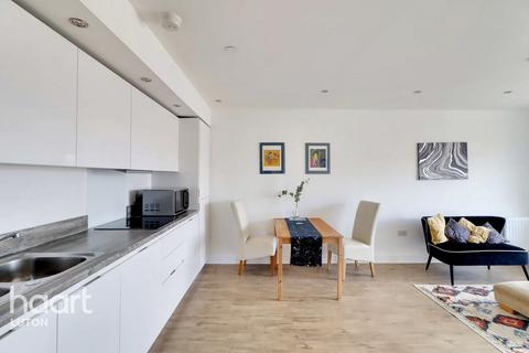 2 bedroom apartment for sale, Ellesmere Court, Luton
