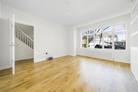 3 bedroom semi-detached house to rent, Watermead Road London SE6