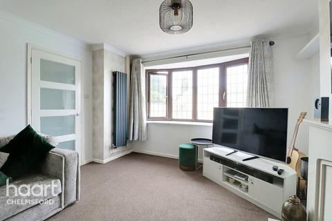 3 bedroom semi-detached house for sale, Berwick Avenue, Chelmsford