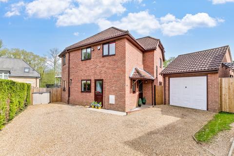 3 Enjakes Close, Stevenage, SG2 8BG