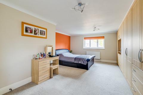 3 Enjakes Close, Stevenage, SG2 8BG