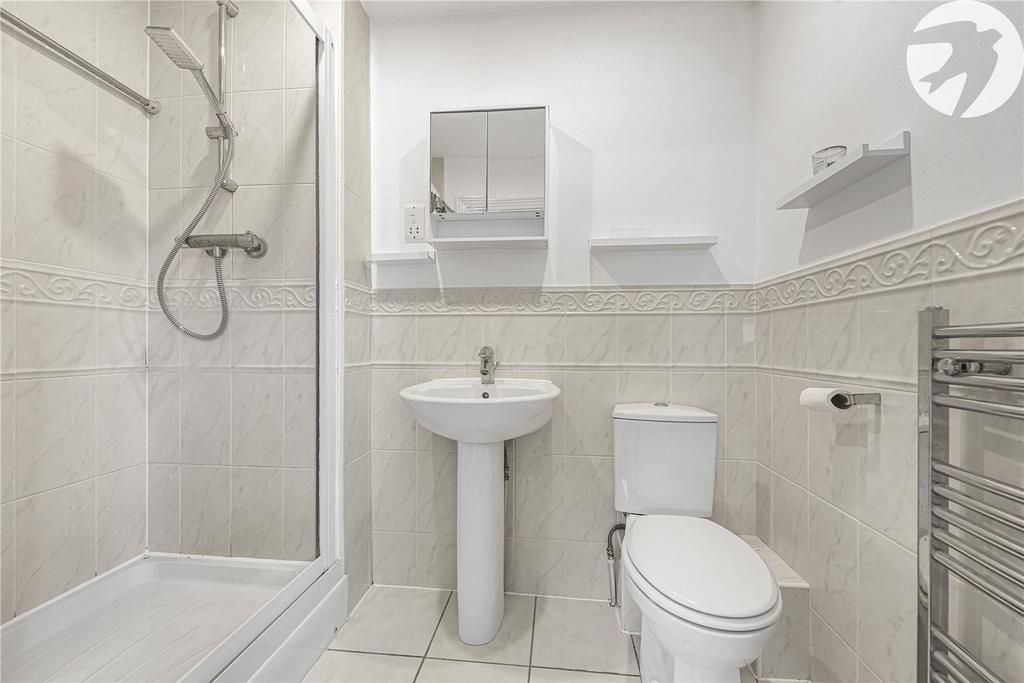 Ensuite To Bed One