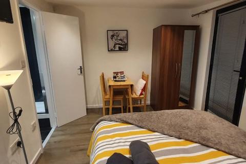 1 bedroom flat to rent, James Avenue, London, NW2 4AJ