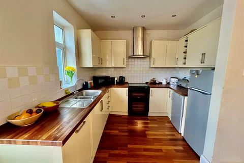 3 bedroom end of terrace house for sale, Hunters Way West, Chatham, Kent