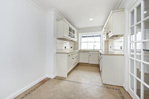 2 bedroom apartment to rent, Cadogan Gardens, Knightbridge, SW3