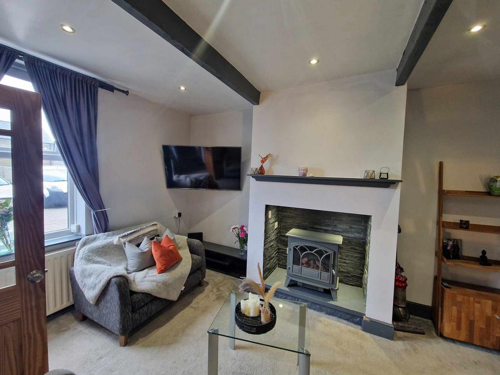 9 West Street, Shelf, Halifax, HX3 2 bed terraced house for sale £140,000