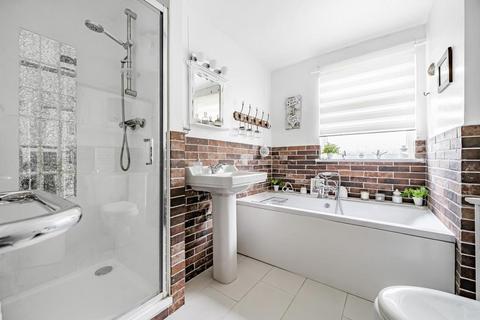 27 Browning Drive, Bicester, OX26 2XN