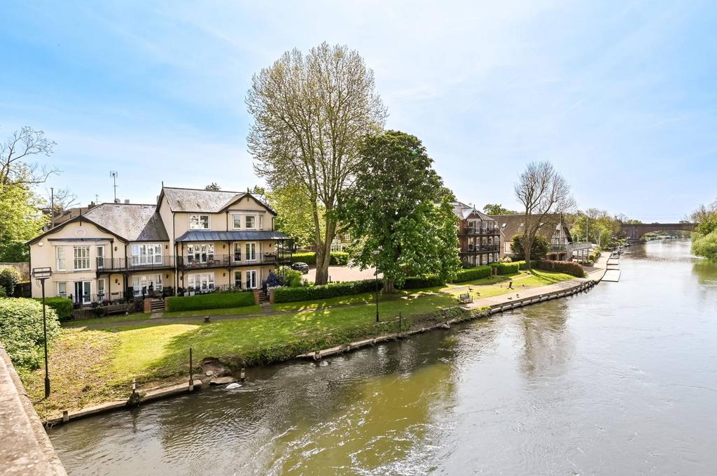 Taplow Quay, Maidenhead, SL6 3 bed flat for sale £950,000