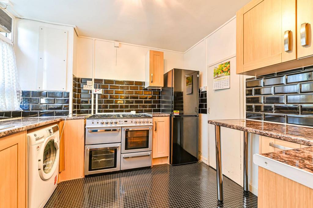 Kettleby House, Brixton, London, SW9 2 bed flat for sale £285,000
