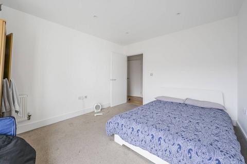 2 bedroom flat for sale, Leven Wharf, Poplar, London, E14