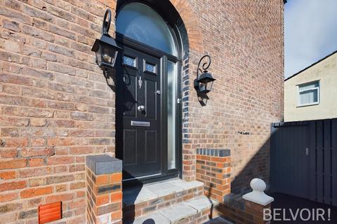 5 bedroom semi-detached house to rent, Holland Street, Liverpool L7