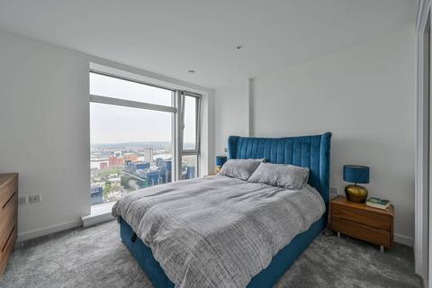 2 bedroom flat to rent, Pan Peninsula Square, Tower Hamlets, London, E14