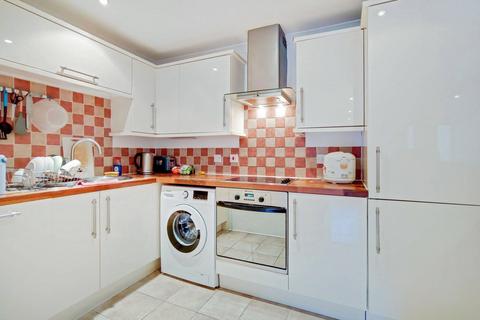 2 bedroom flat to rent, Meridian Place, Canary Wharf, London, E14