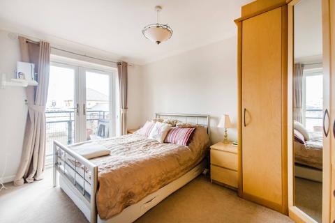 2 bedroom flat to rent, Windsor Hall, Royal Docks, London, E16