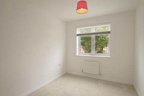 2 bedroom flat to rent, 33 Firecracker Drive, Locks Heath, Southampton, Hampshire, SO31