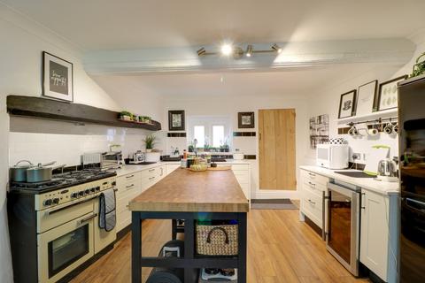 12 Mandeville, Burwell, Cambridge, CB25 0AG