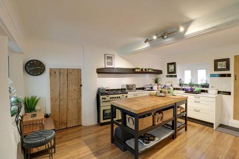 12 Mandeville, Burwell, Cambridge, CB25 0AG