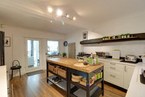 12 Mandeville, Burwell, Cambridge, CB25 0AG