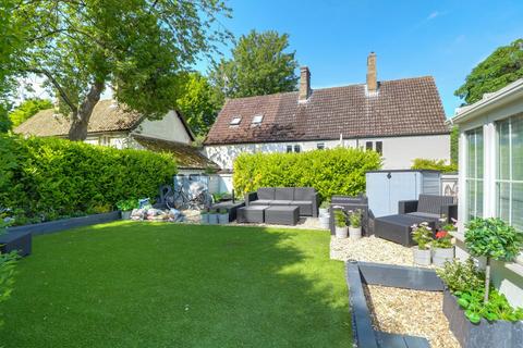 12 Mandeville, Burwell, Cambridge, CB25 0AG