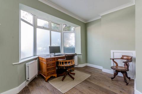 3 bedroom flat for sale, Portland Road, South Norwood, London, SE25