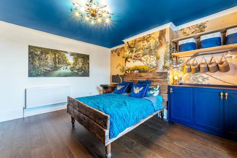 2 bedroom flat to rent, Gatestone Road, Crystal Palace, London, SE19