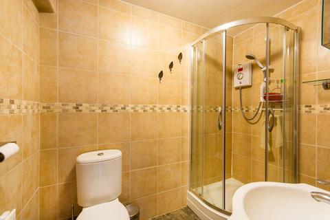 5 Grassmount, London, SE23 3UW