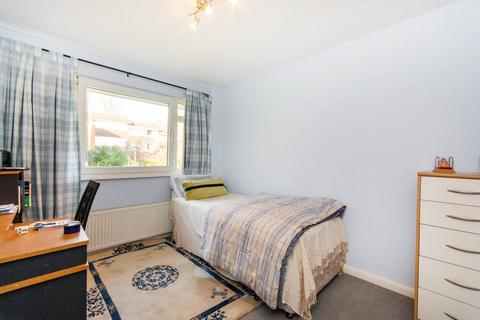 5 Grassmount, London, SE23 3UW