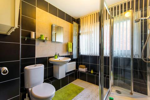 5 Grassmount, London, SE23 3UW