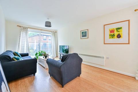 2 bedroom flat for sale, Highwood Close, Dulwich, London, SE22